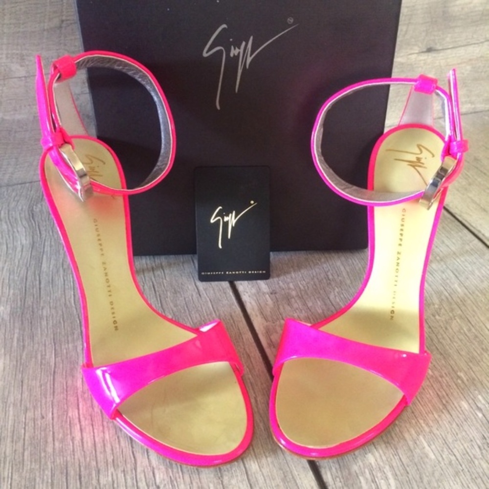 🎉Host Pick🎉NEW Giuseppe Zanotti Pink /Wh. Sandal - Picture 9 of 14